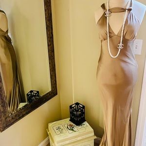 Lightly used J Mendel gown worn once, dry cleaned